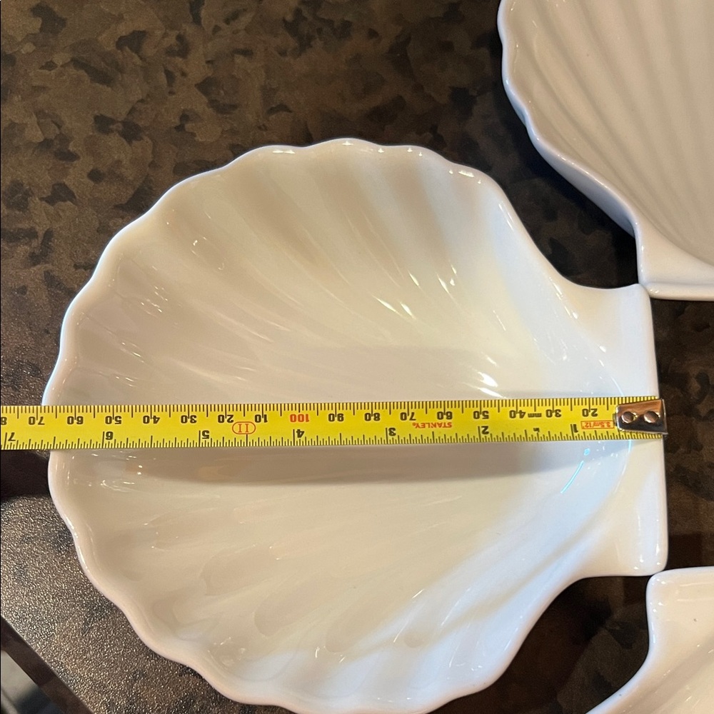 Chic White ceramic Shell-Shaped Plate Set - Picture 4 of 5